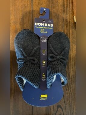 Bombas Women's Gripper Slipper~ size S (shoe size 7-8.5 US)